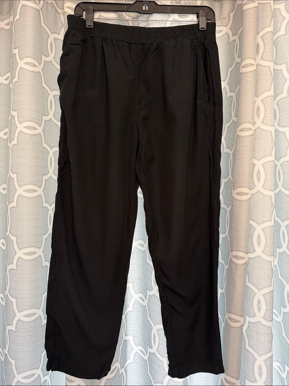 RVCA Women's Black Elastic-Waist Cropped Pants